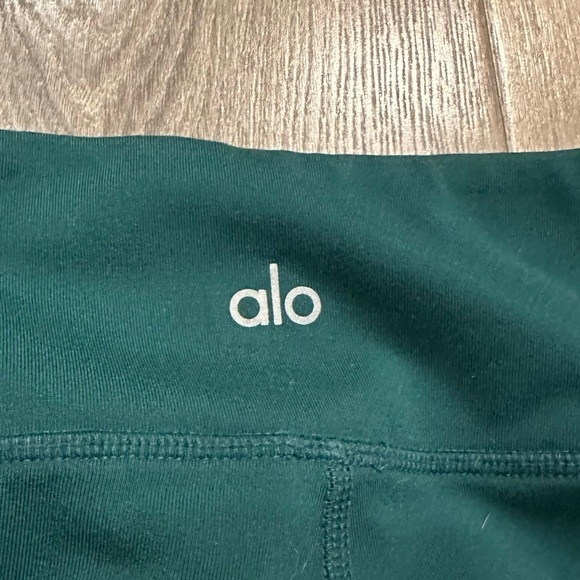 Alo Yoga Pants High Waisted Moto Leggings Size XS Green Workout Gym Activewear - Picture 9 of 12